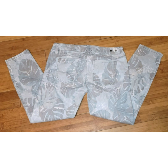 Cabi #227 Paradise Palm Leaf Cropped Skinny Jeans - Size 4 - Picture 2 of 8
